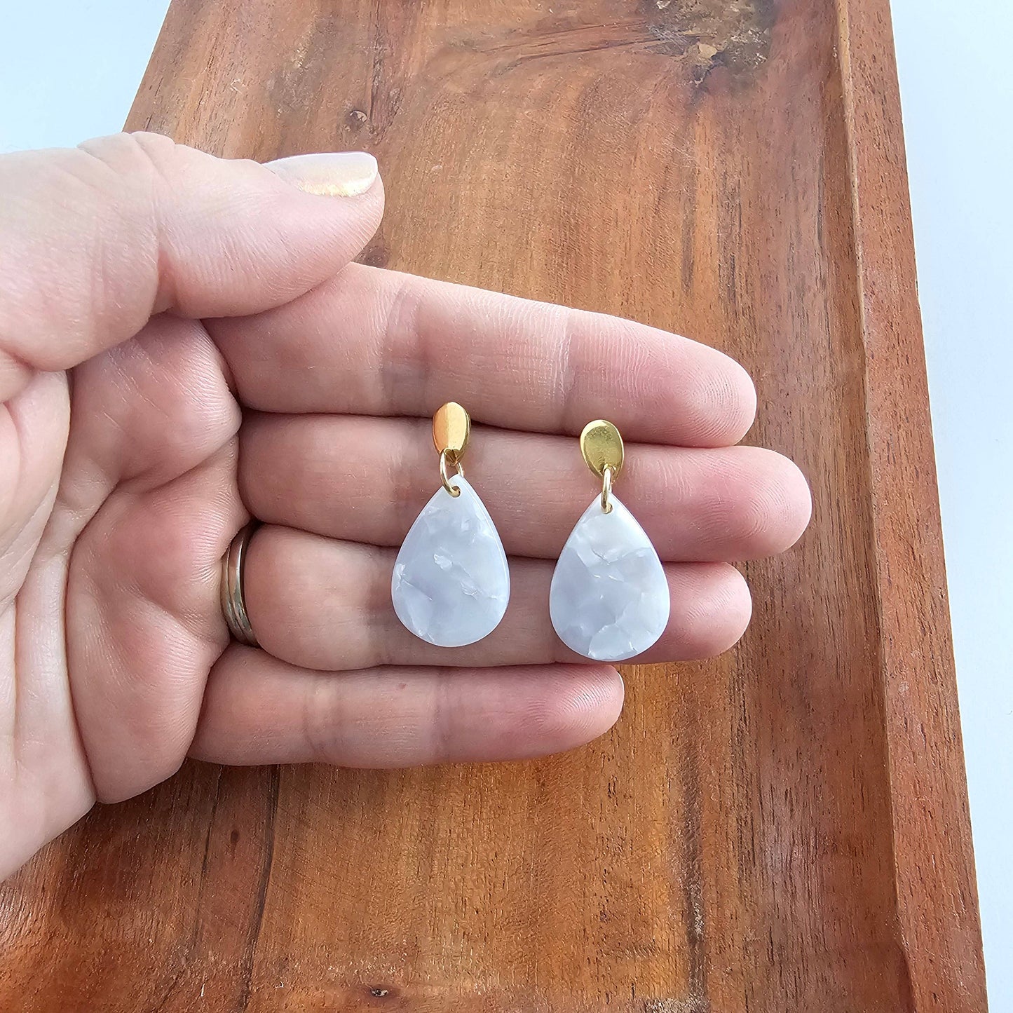 Leah Earrings - Pearl