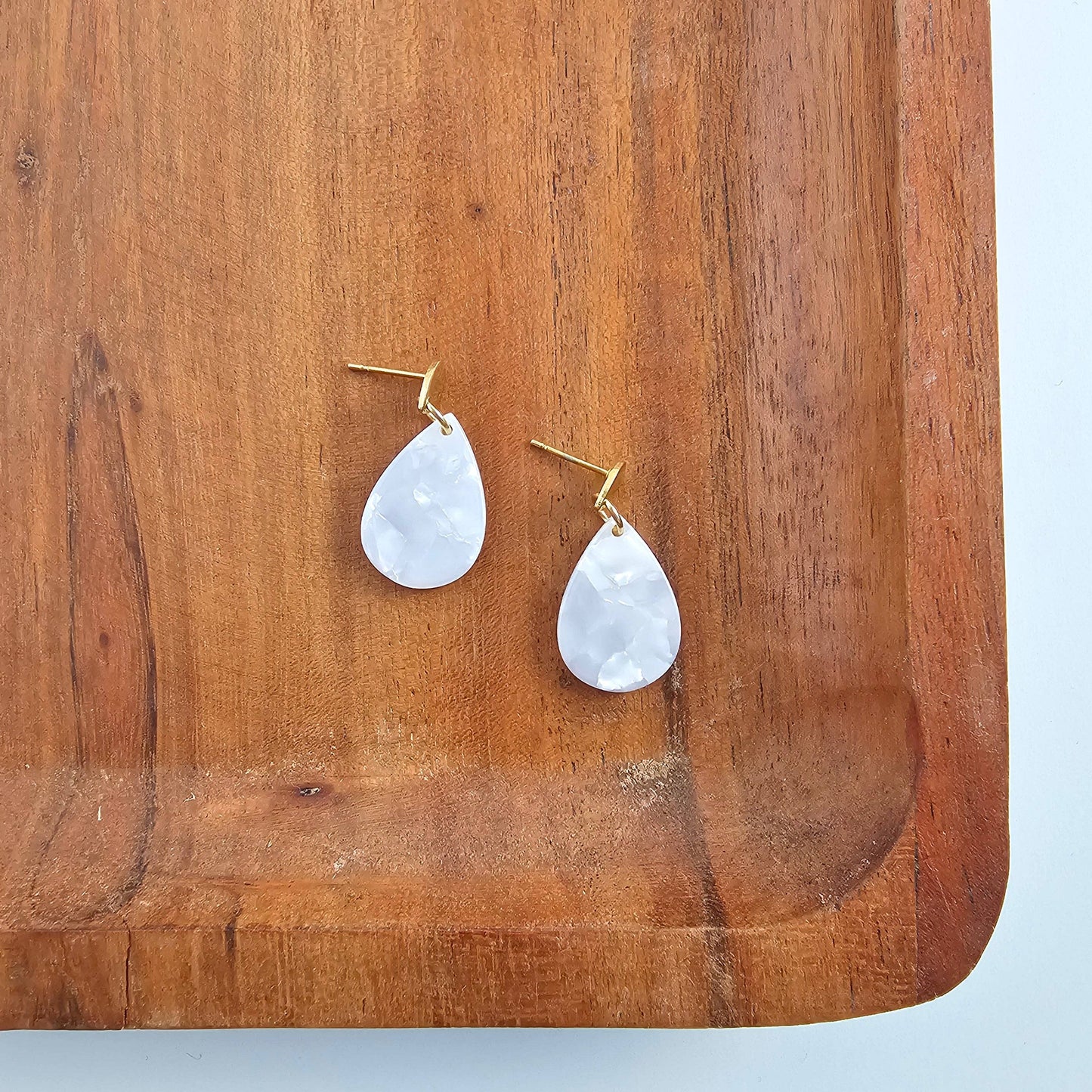 Leah Earrings - Pearl